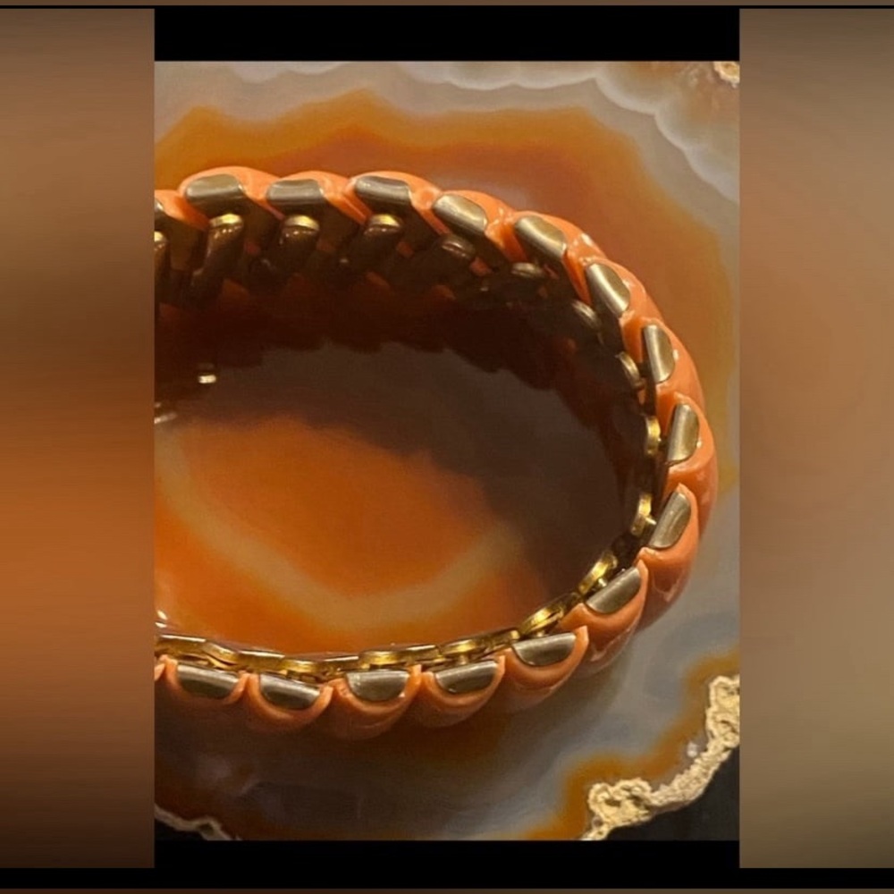 Vintage Gold Tone Coral Lucite Stretch Bracelet #9415 💎 SALE - Picture 9 of 15